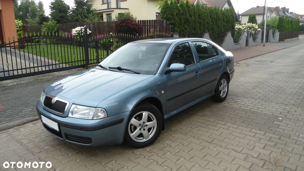 Skoda Octavia 1.6 Ambiente - 2