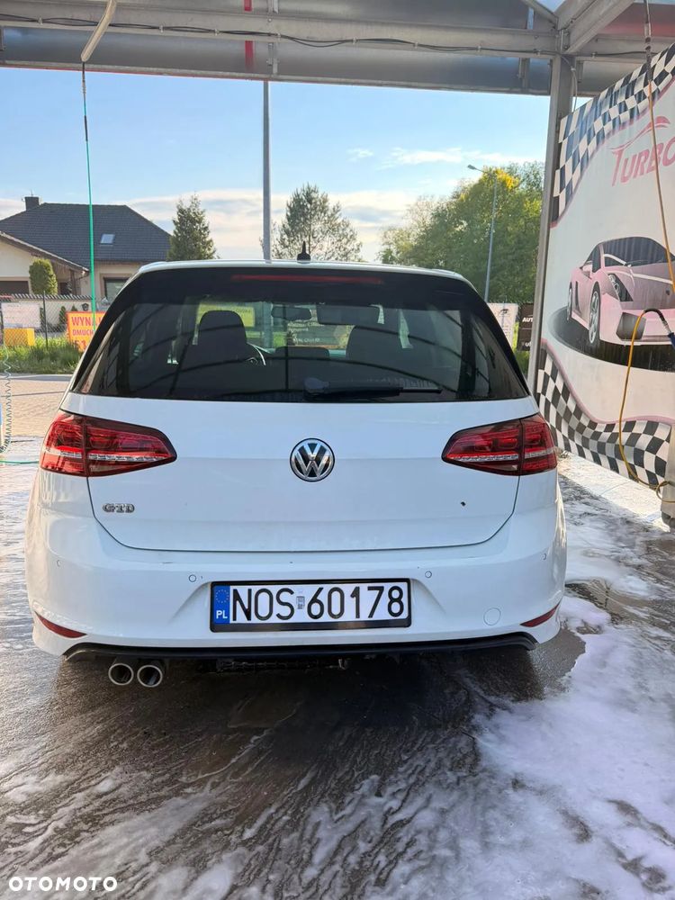 Volkswagen Golf - 4