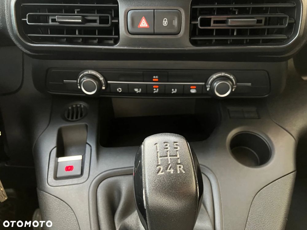 Peugeot Partner - 32