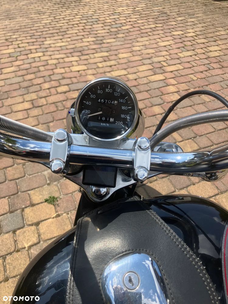 Suzuki Intruder - 10