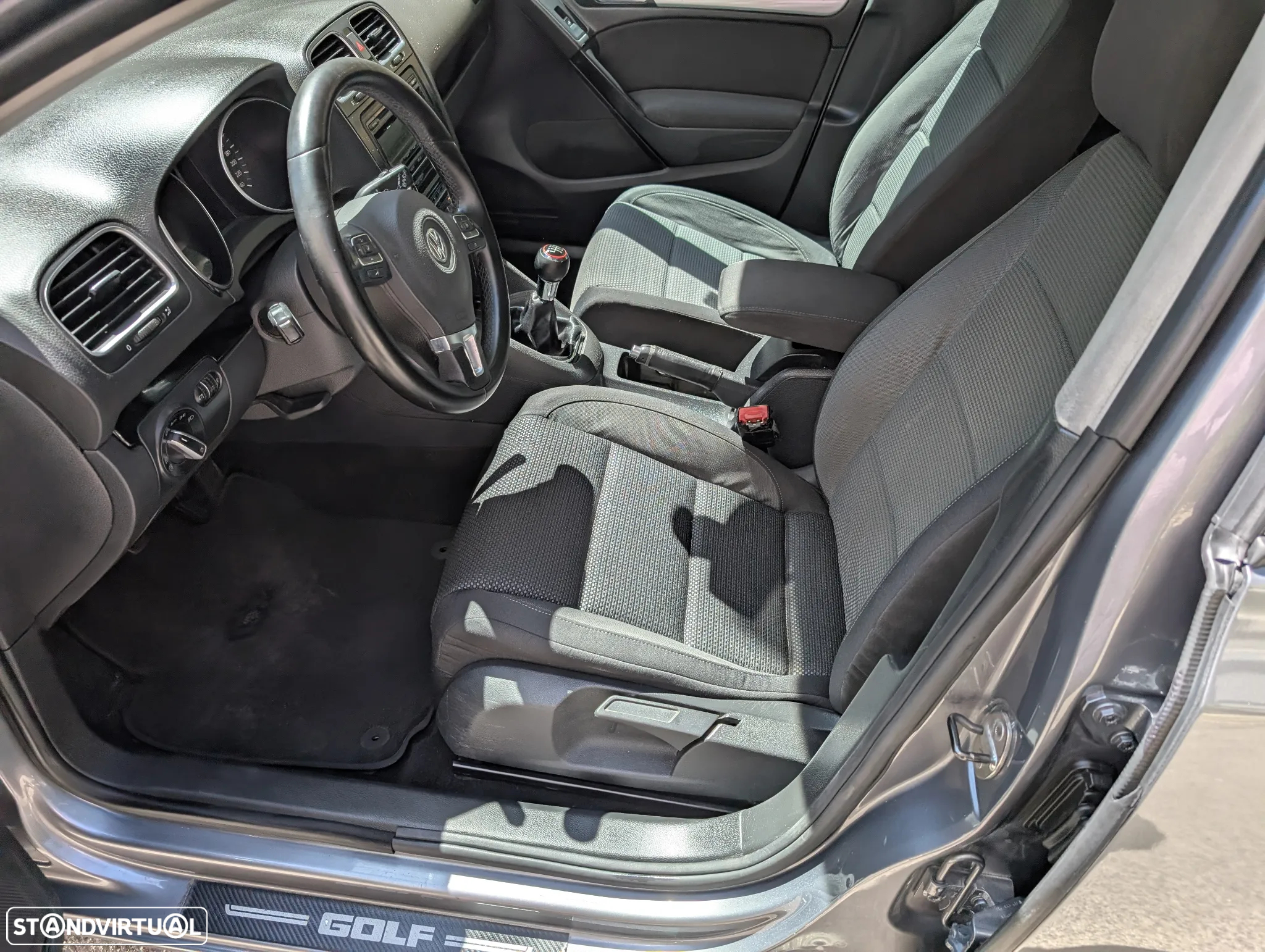 VW Golf 2.0 TDi Confortline - 7