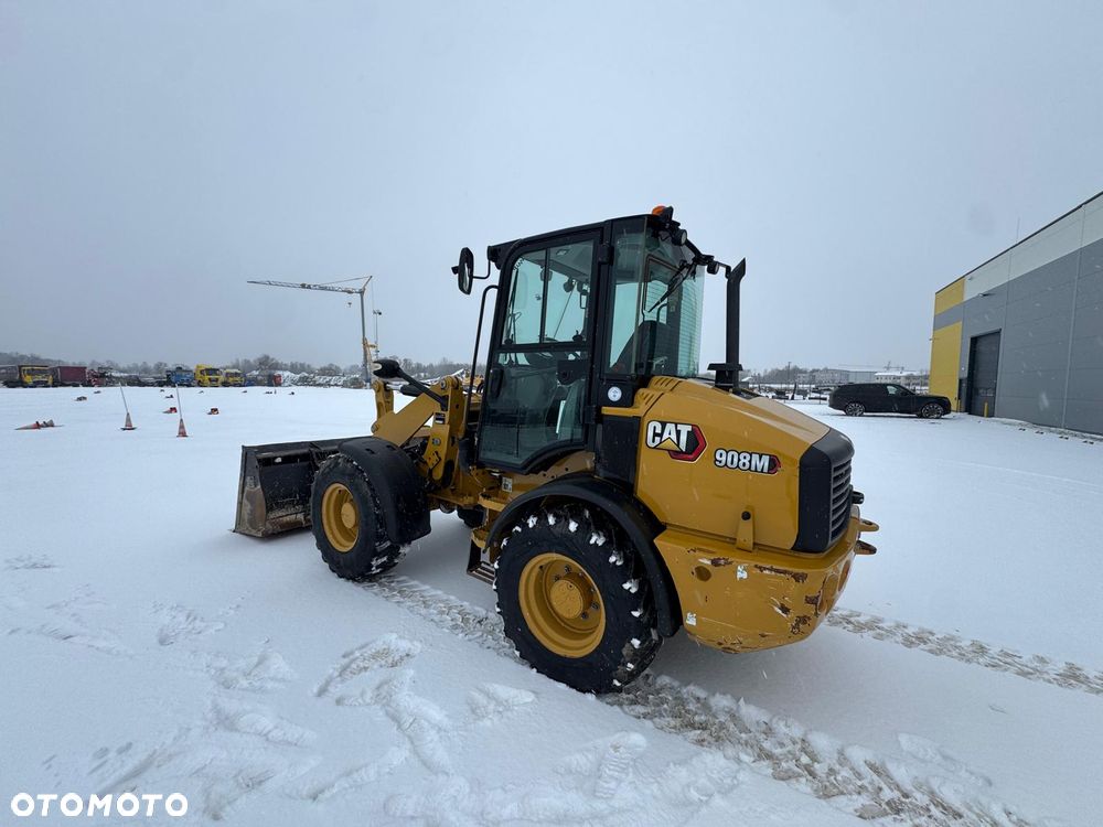 Caterpillar 908M - 3
