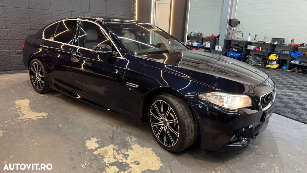 BMW Seria 5 525d xDrive - 11