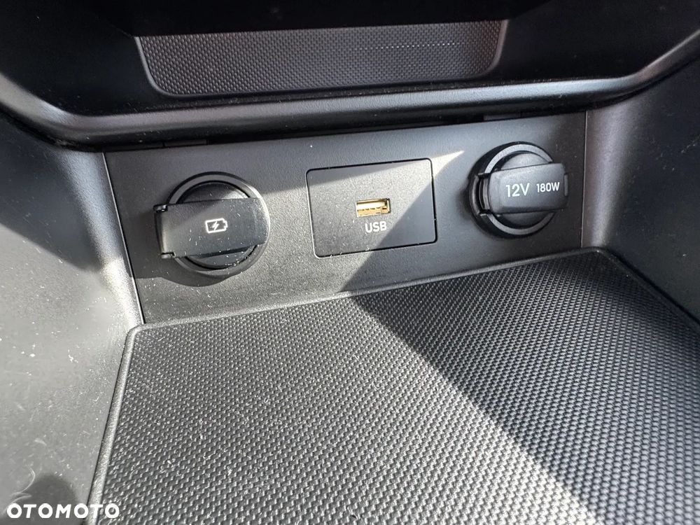 Hyundai Kona - 12