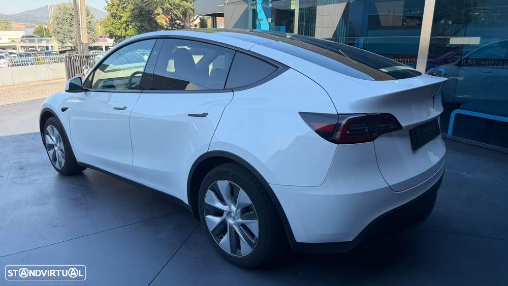 Tesla Model Y 2024 photo 4