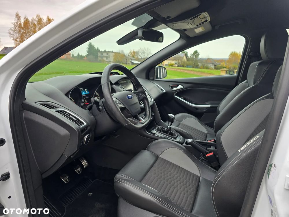 Ford Focus 2.0 EcoBoost ST mit Leder-Exclusiv-Paket - 6