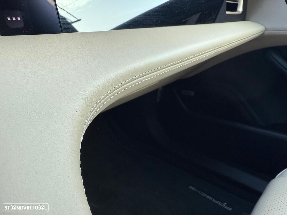 Porsche Taycan bateria Performance Plus - 29