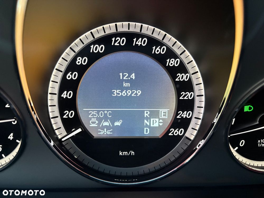 Mercedes-Benz Klasa E 350 CDI 4-Matic BlueEff Avantgarde - 13