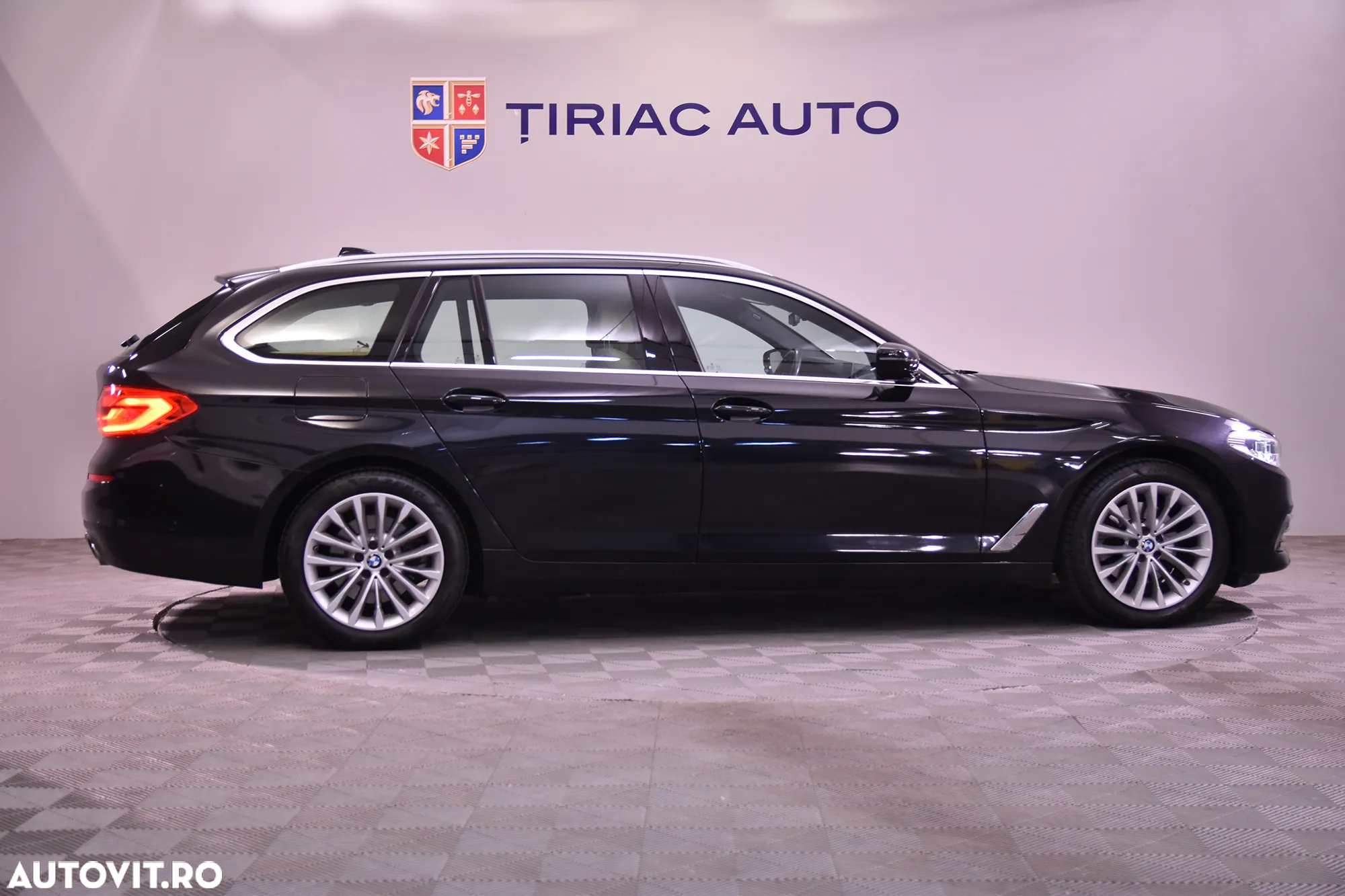 BMW Seria 5 520i Touring Aut. - 6