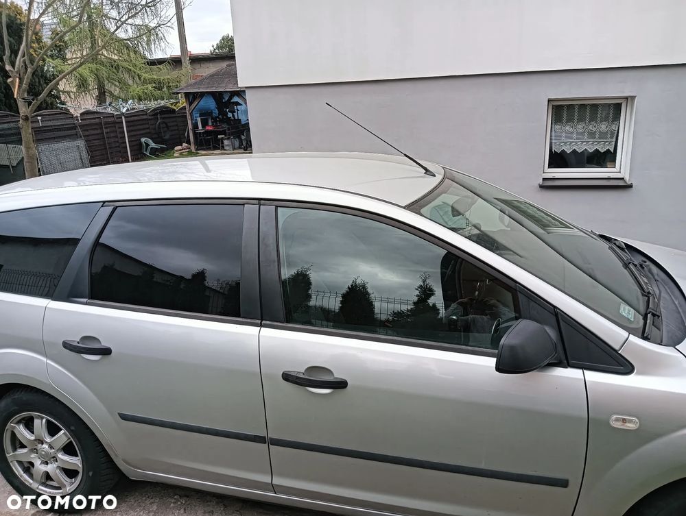 Ford Focus 1.6 TDCi DPF Ambiente - 2