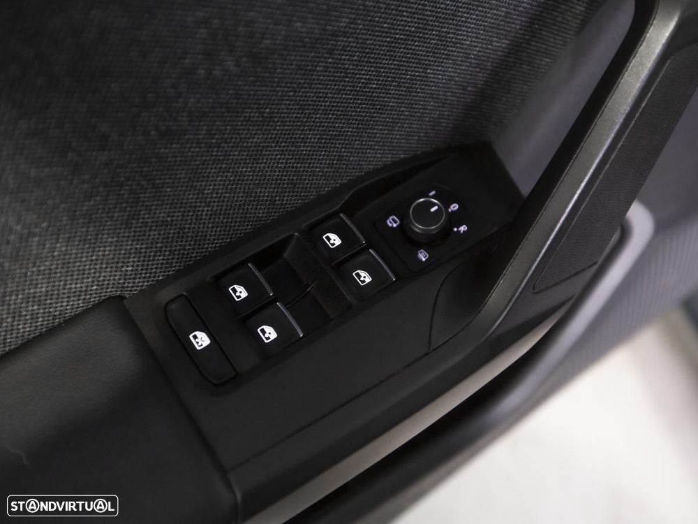 SEAT Leon 1.4 e-Hybrid Xcellence DSG - 29