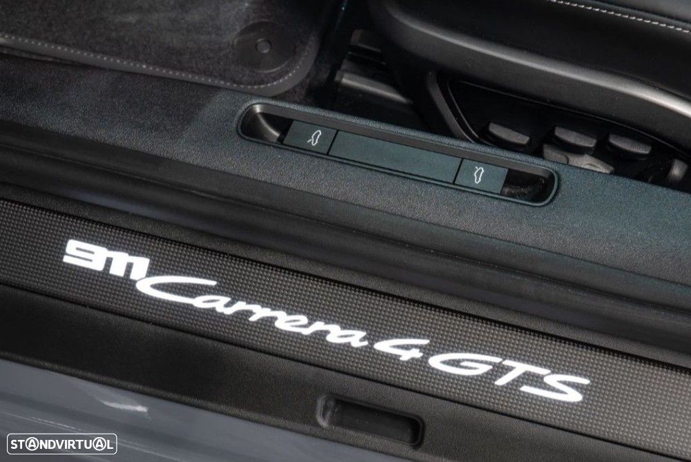 Porsche 911 (992) Carrera 4 GTS - 17