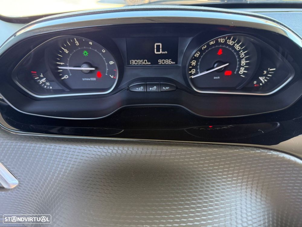 Peugeot 208 1.2 PureTech Style - 27