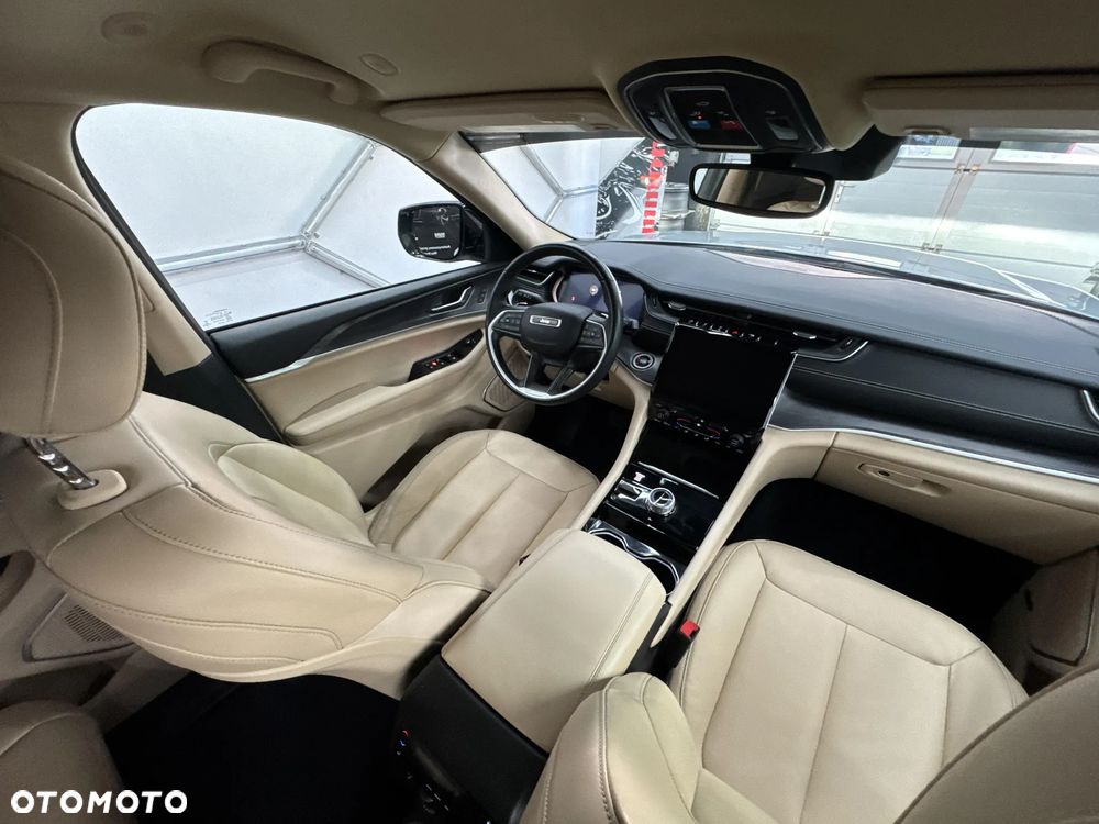 Jeep Grand Cherokee - 12