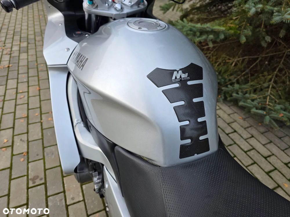 Yamaha FJR - 33