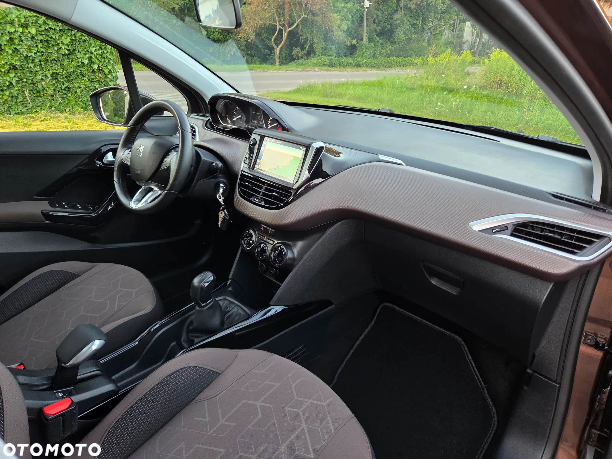 Peugeot 2008 e-HDi FAP 92 STOP & START Allure - 19