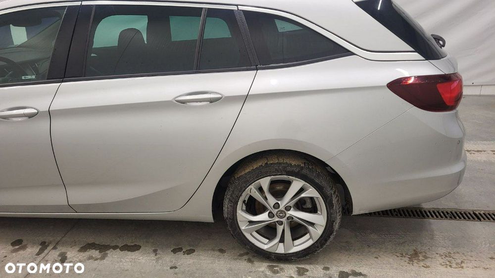 Opel Astra 1.6 CDTI Dynamic S&S - 9