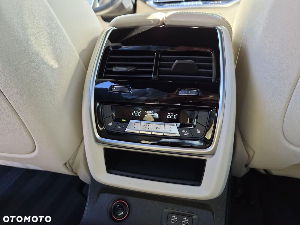 BMW X7 M50d sport - 25