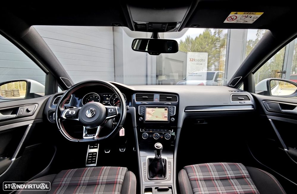 VW Golf 2.0 TSi GTi Performance - 11