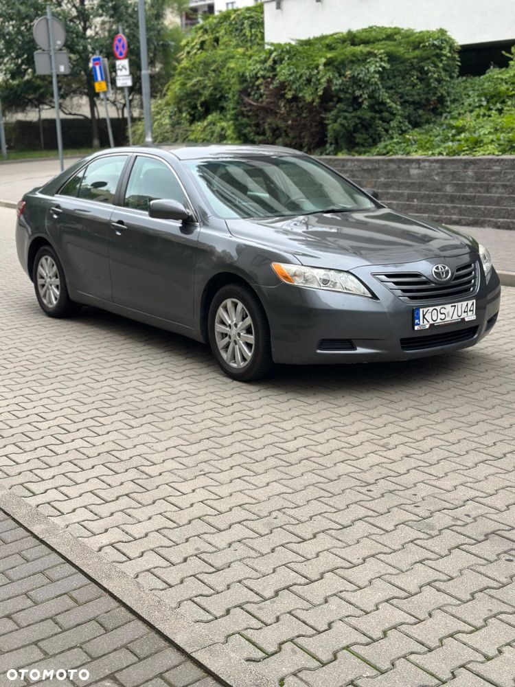 Toyota Camry - 5