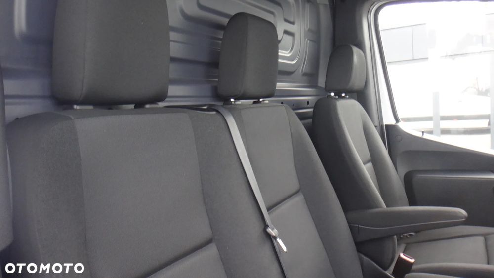 Mercedes-Benz Sprinter - 12