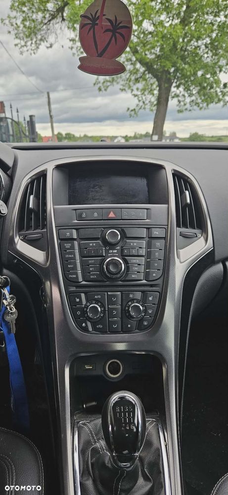 Opel Astra 1.6 T Cosmo - 9