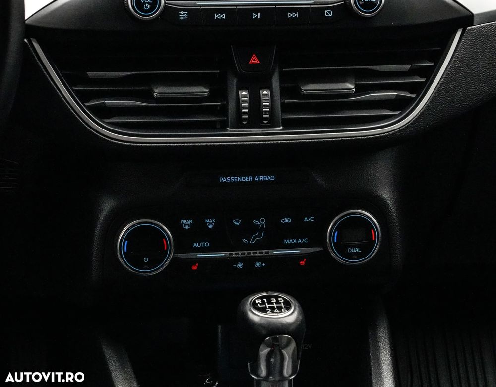 Ford Focus 1.0 EcoBoost Titanium Business - 19