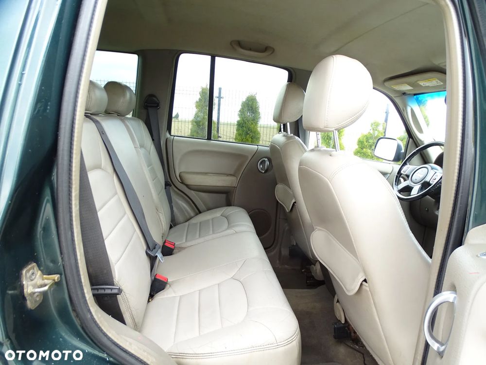 Jeep Liberty - 28