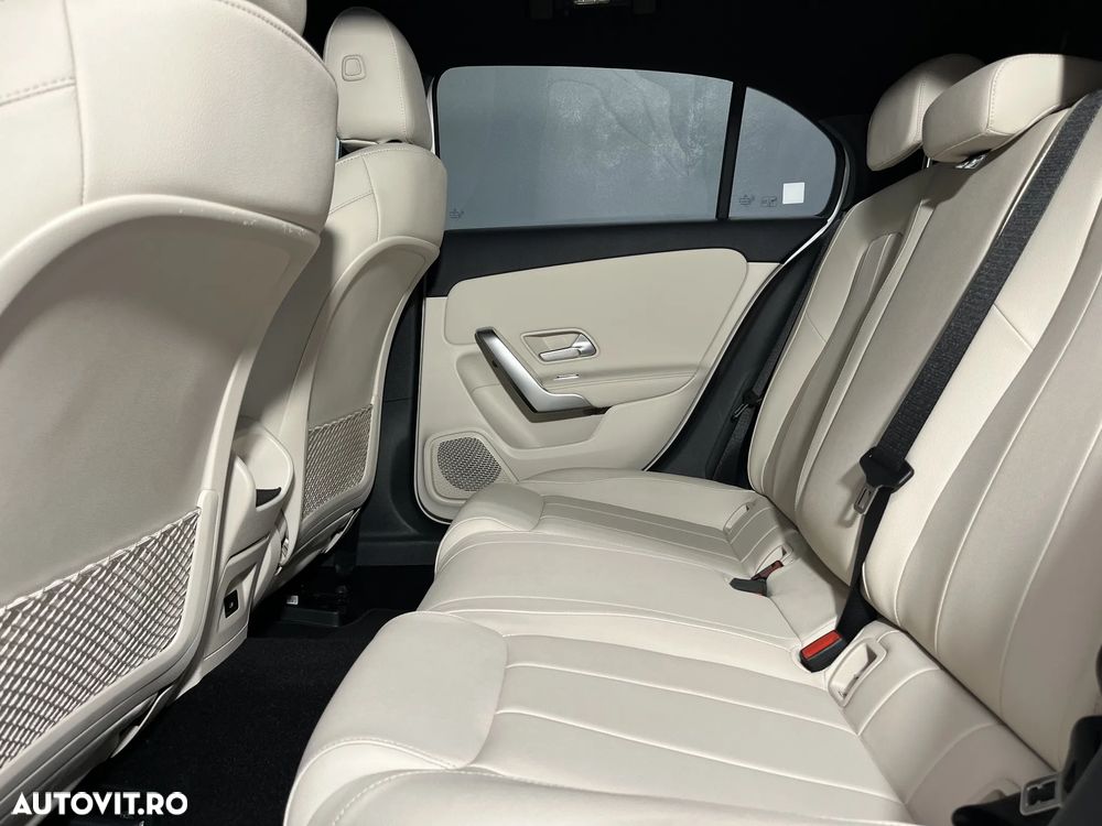 Mercedes-Benz A 180 Sedan 7G-DCT Progressive - 14