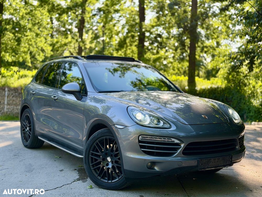 Porsche Cayenne - 1