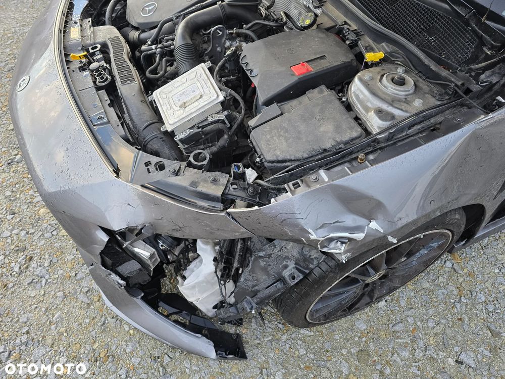 Mercedes-Benz CLA 180 7G-DCT AMG Line - 17