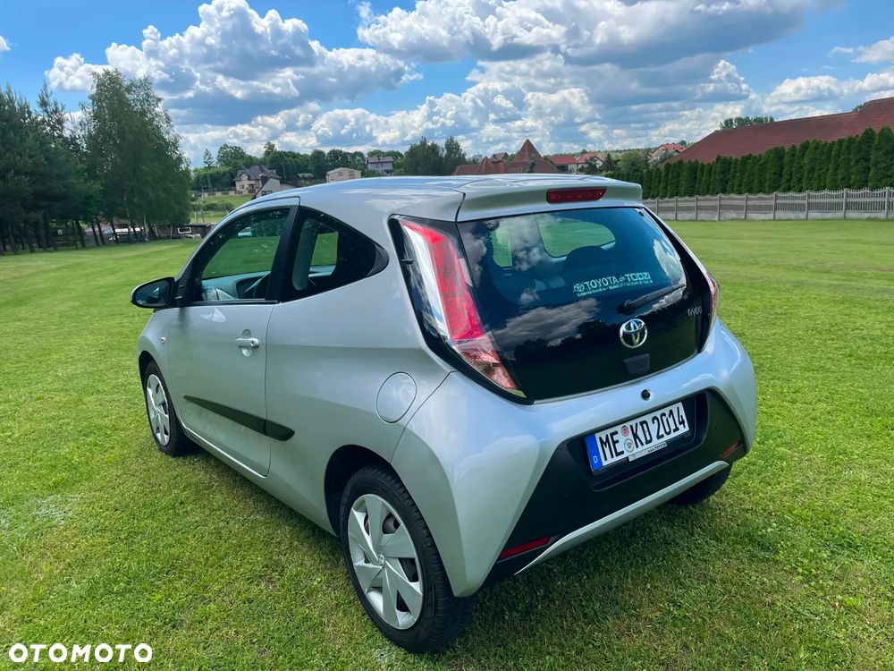 Toyota Aygo x-clusiv - 4
