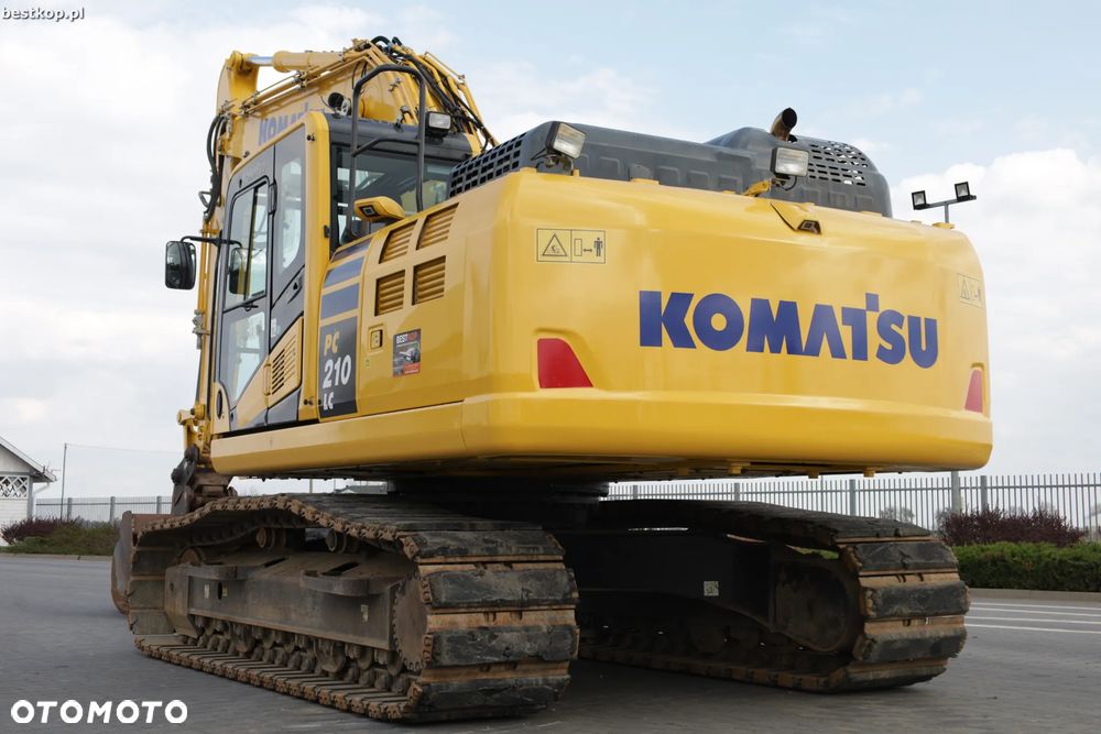Komatsu PC210LC-11 - 6