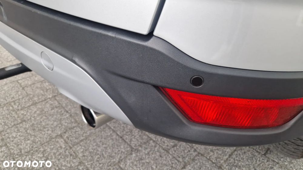 Ford Kuga 1.6 EcoBoost 2x4 Titanium - 32