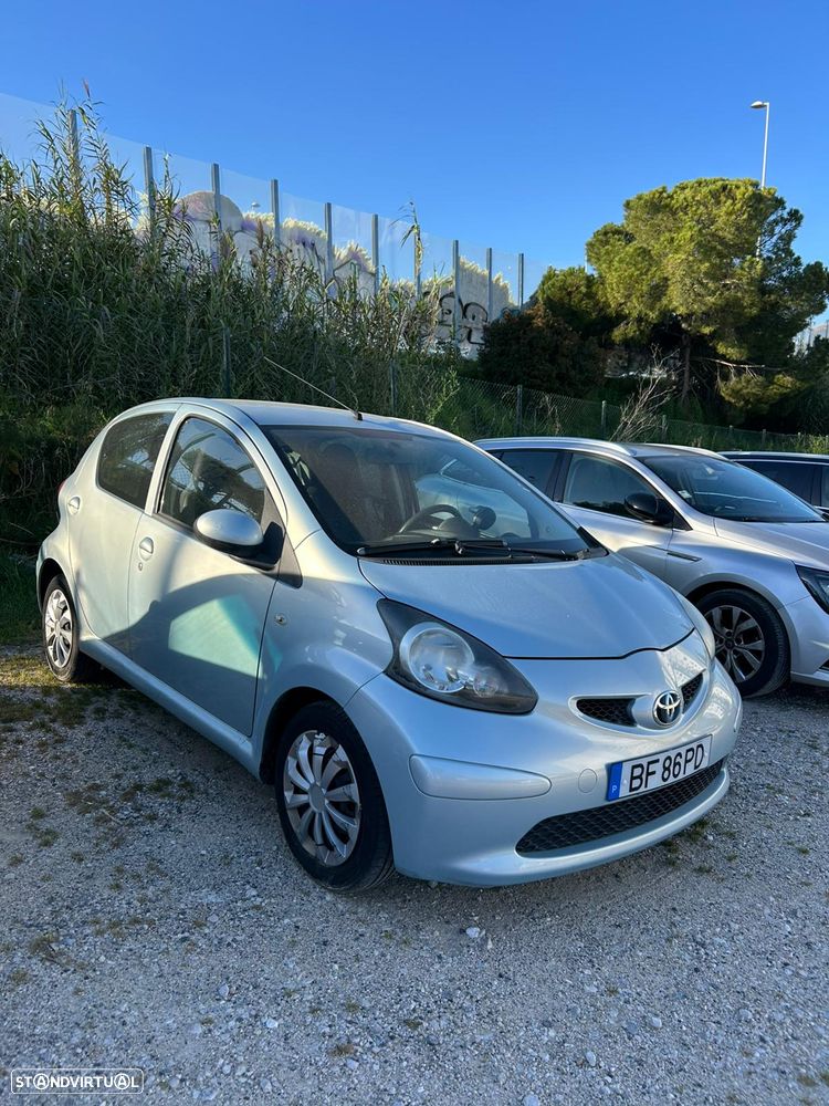 Toyota Aygo 1.0 - 8