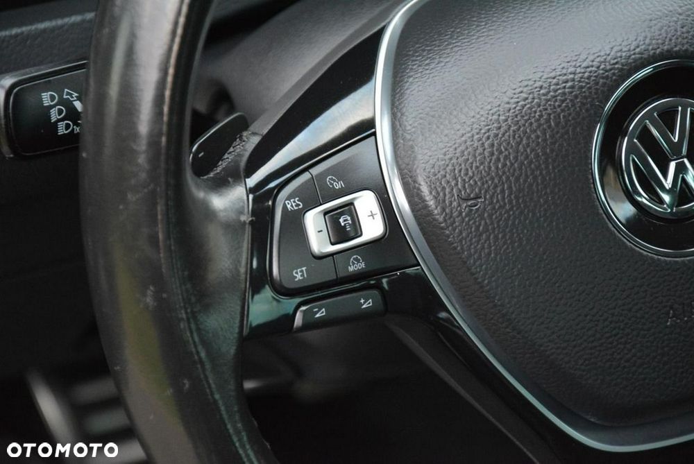 Volkswagen Golf 1.5 TSI ACT DSG Sound - 31