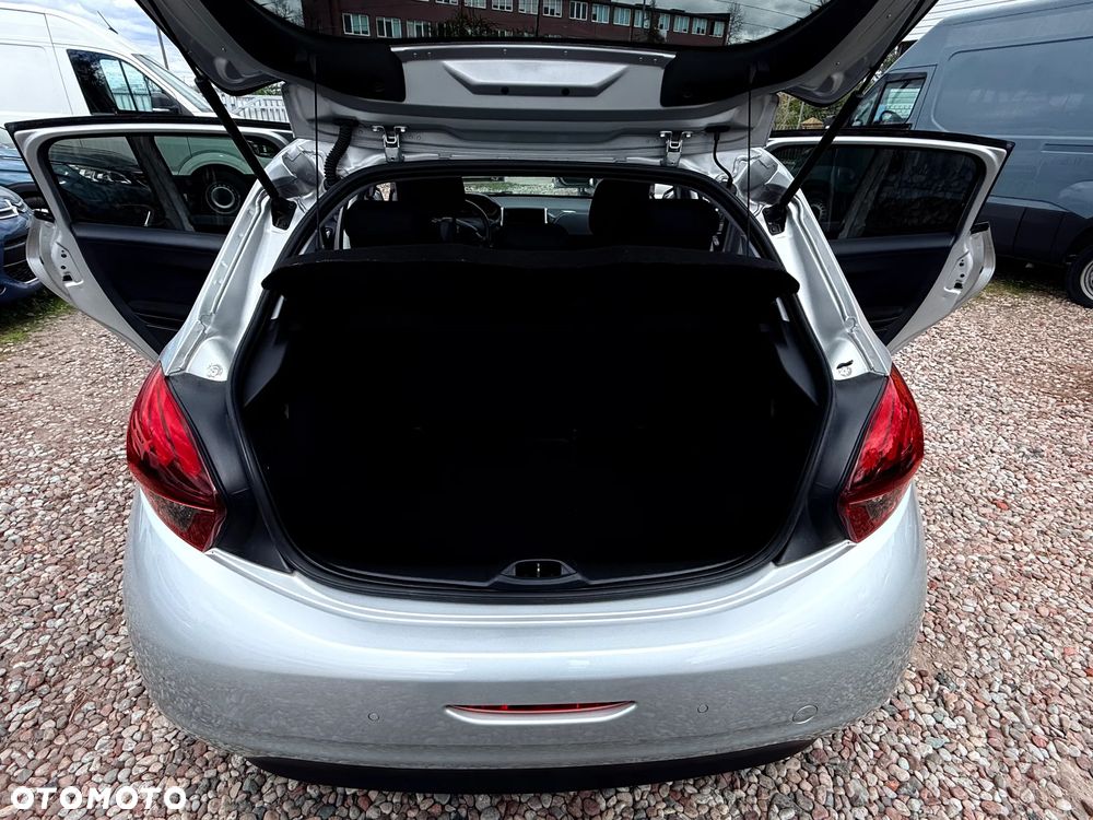 Peugeot 208 PureTech 82 Start & Stop Allure - 15