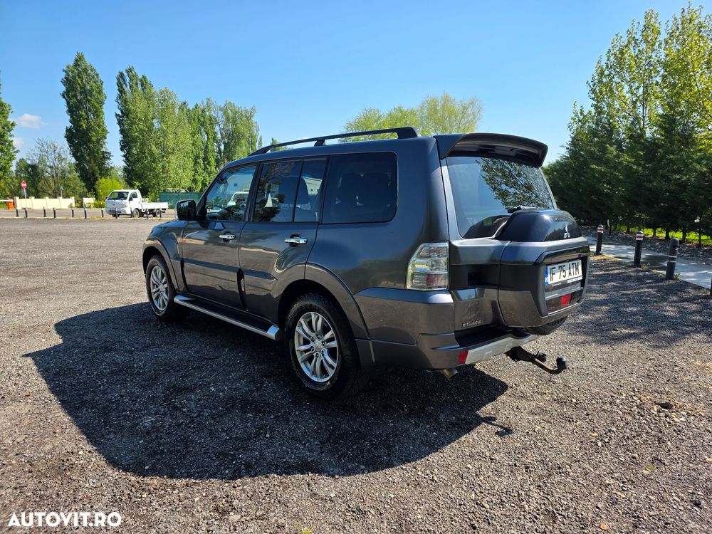 Mitsubishi Pajero - 6