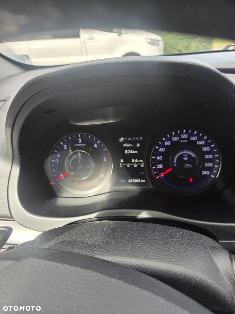 Hyundai i40 1.7 CRDi Comfort DCT - 8