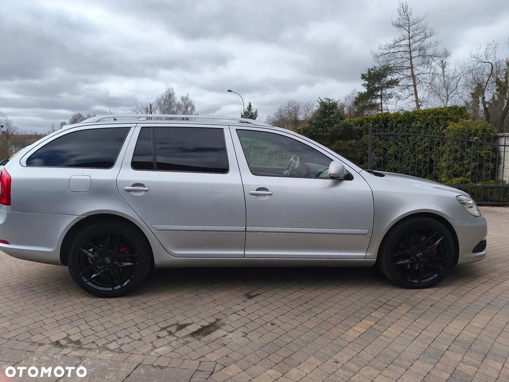 Skoda Octavia 2.0 TDI DPF RS - 9