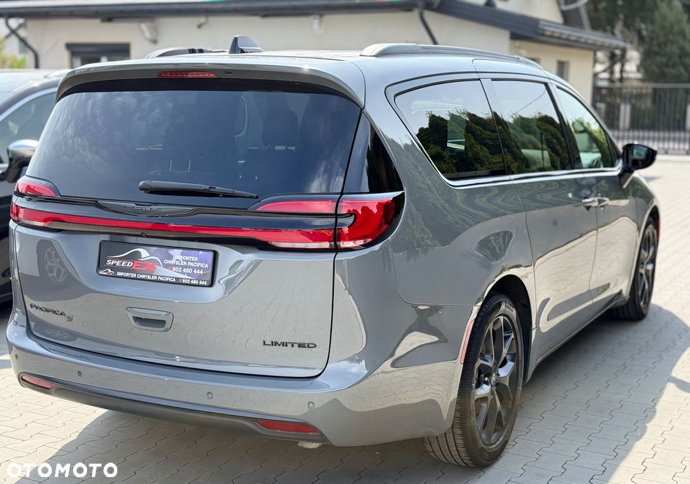 Chrysler Pacifica - 8