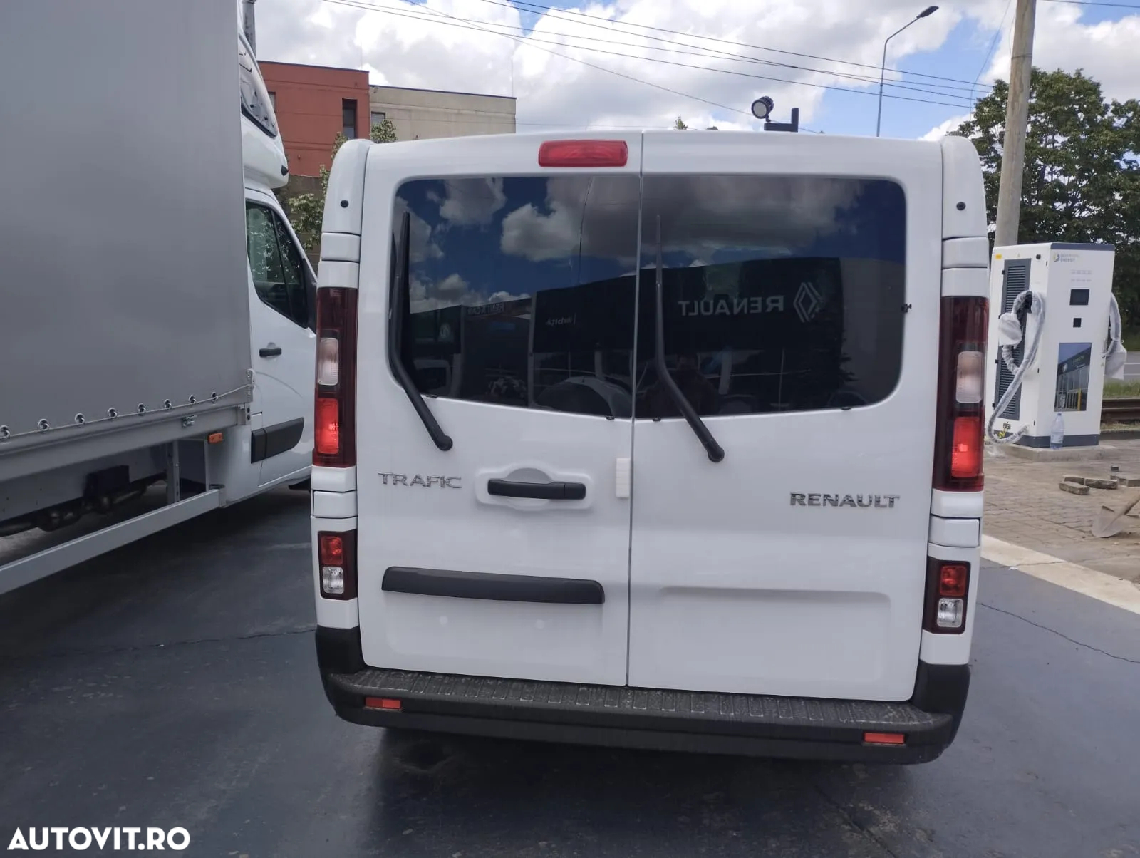 Renault Trafic Combi 2.0 Blue dCi 150 S&S L2 8+1 Zen - 2