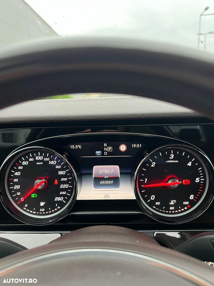 Mercedes-Benz E 220 d 4MATIC 9G-TRONIC Exclusive - 7