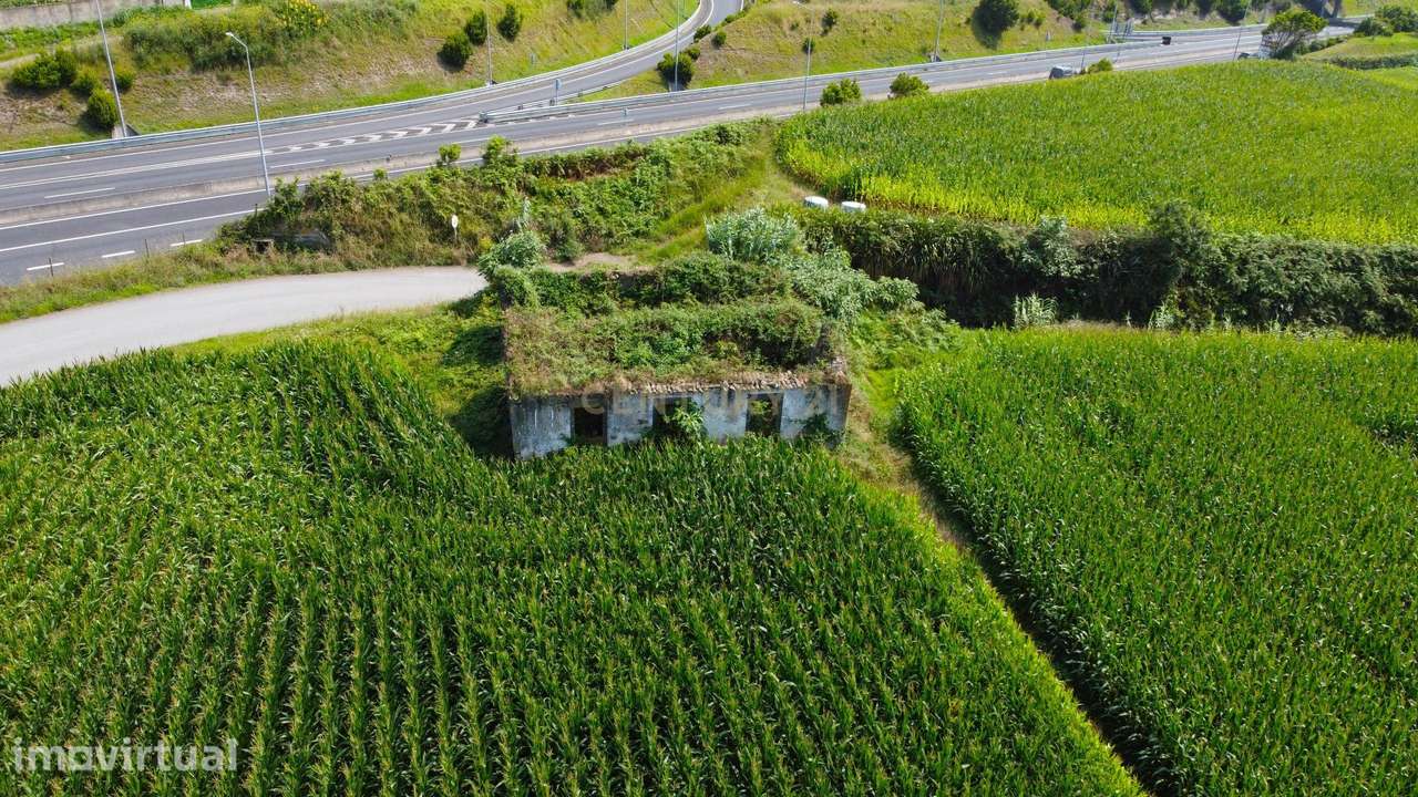 Terreno com 8.420 m² e duas frentes em Água de Pau, Lagoa - Grande imagem: 3/12