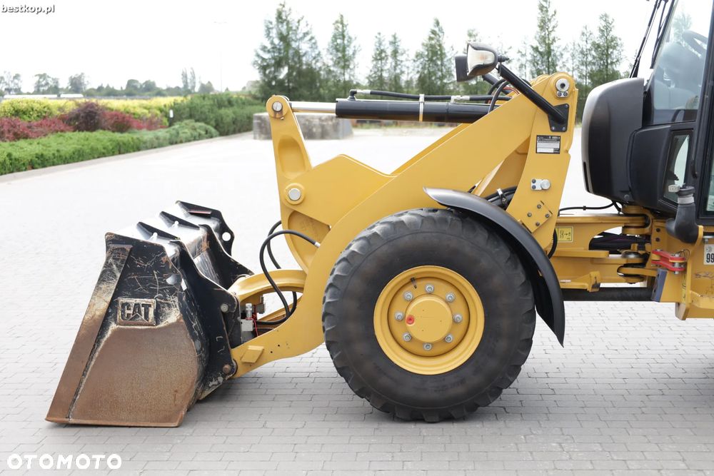 Caterpillar CAT 906M - 13