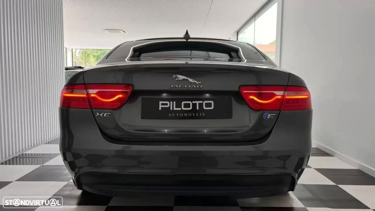 Jaguar XE E-Performance Prestige - 10