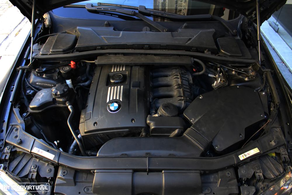 BMW 330 i Auto - 58