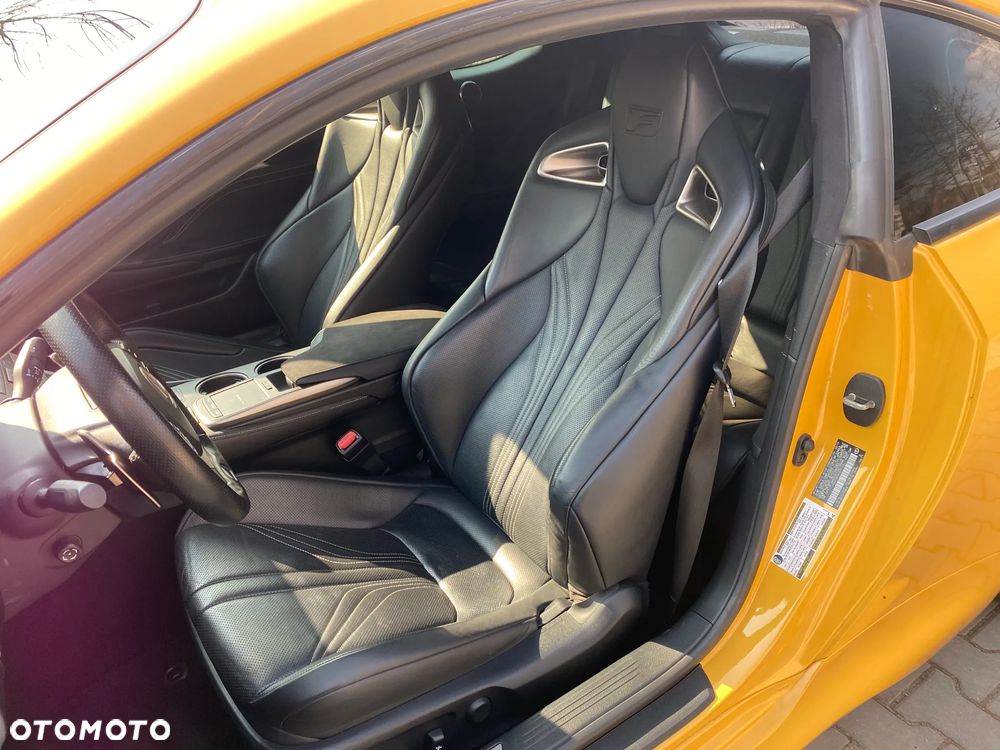 Lexus RC F Carbon - 12