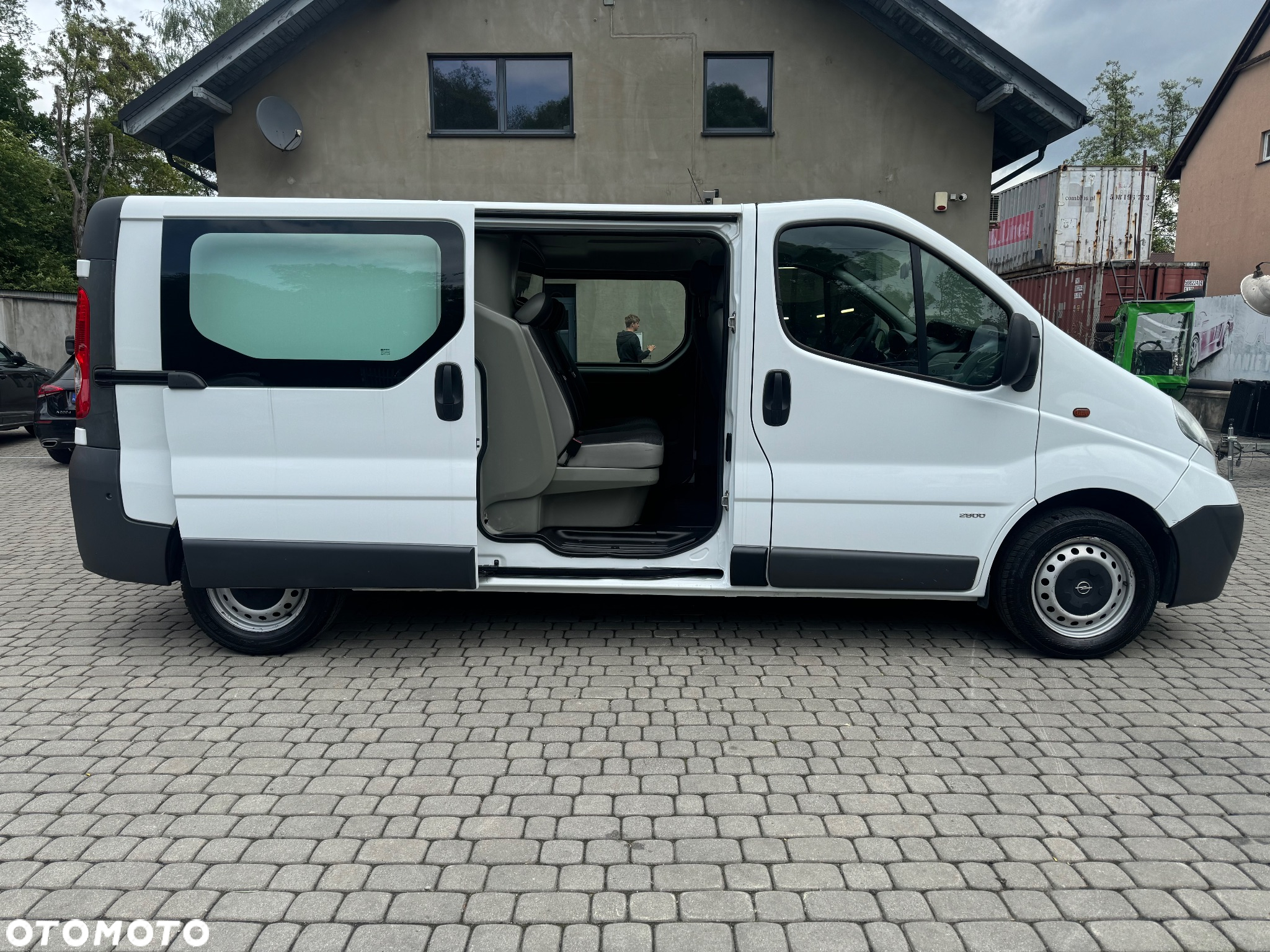 Opel Vivaro - 10