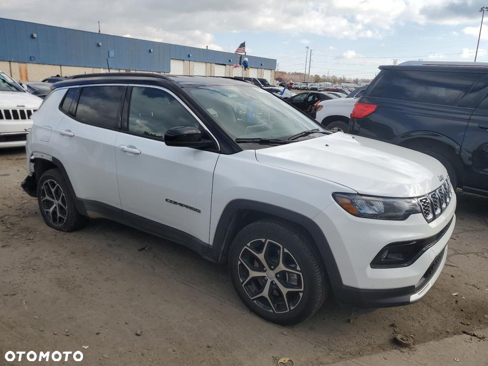 Jeep Compass - 4